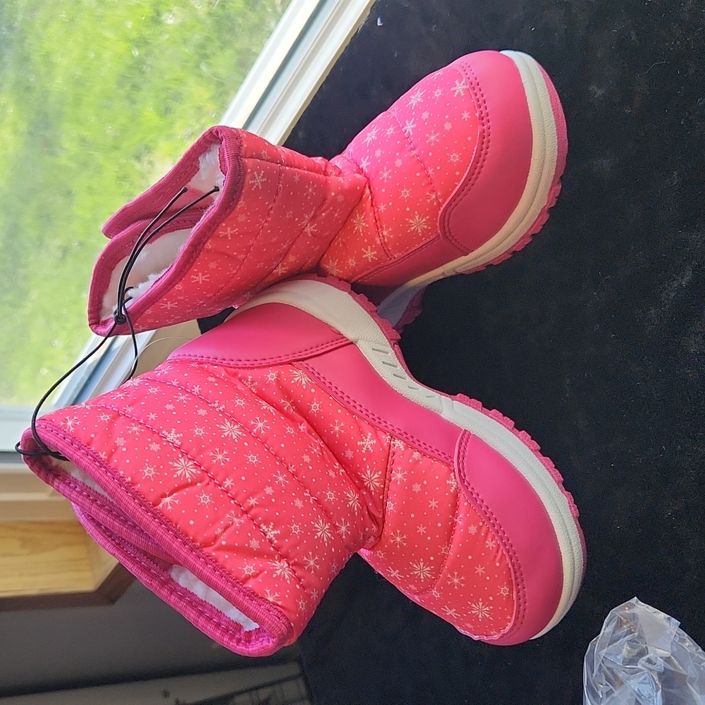 K Komforme snowboots ☆ Toddler 6 ☆ Pink Snowflakes ☆ Velcro closure ☆ NWT ☆